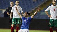 Italský fotbalista Pablo Osvaldo se raduje z branky v kvalifikačním utkání proti Bulharsku.