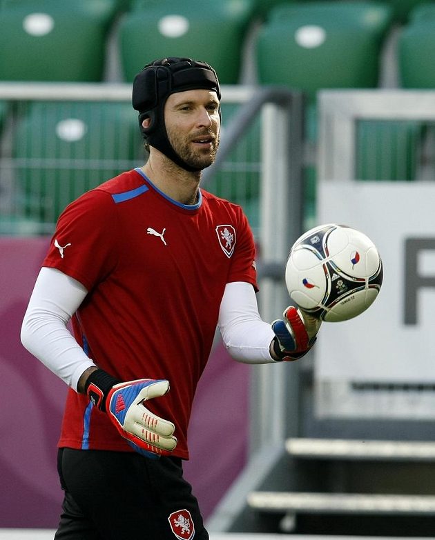 Petr Čech na tréninku fotbalové reprezentace před zápasem s Polskem