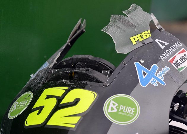 Motocykl Lukáše Peška, který po pádu ze závodu v Brně odstoupil.