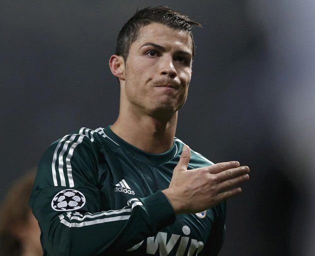 Cristiano Ronaldo byl dojatý, fanoušci na Old Trafford ho přijali velmi vřele.