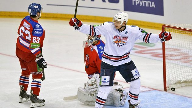 HOKEJ ON-LINE: Lev v boji o mečbol ztratil vedení. Magnitogorsk v přesilovce srovnal HOKEJ ON-LINE: Lev v boji o mečbol ztratil vedení. Magnitogorsk v přesilovce srovnal