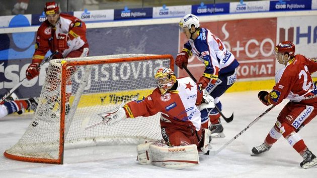 HOKEJ ON-LINE: Vítkovice daly Liberci třetí gól! Slavia znovu stahuje náskok Pardubic HOKEJ ON-LINE: Vítkovice daly Liberci třetí gól! Slavia znovu stahuje náskok Pardubic