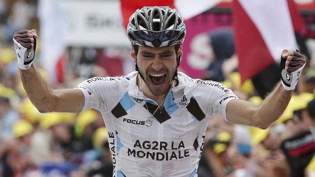 Francouzský cyklista Christophe Riblon se raduje z etapového vítězství na Tour de France.
