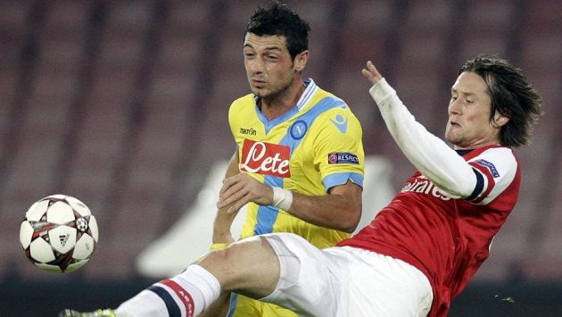 FOTBAL: Arsenal i po porážce v Neapoli postupuje. Italové mají smůlu, osmifinále si zahraje Dortmund FOTBAL: Arsenal i po porážce v Neapoli postupuje. Italové mají smůlu, osmifinále si zahraje Dortmund