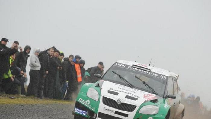 Eyvind Brynildsen s vozem Škoda Fabia S2000 při Britské rallye.