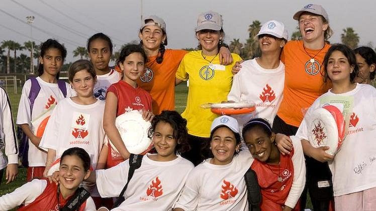 Projekt má stále více fanoušků a roste i podpora ze strany hráčů ultimate frisbee. I díky tomu se letos mohl konat první společný kemp pro děti s Izraele a Palestiny.