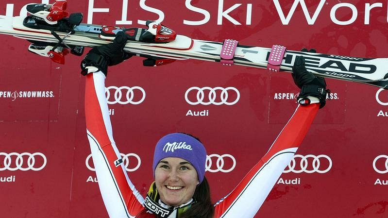 Šárka Záhrobská oslavuje vítězství ve slalomu SP v Aspenu.