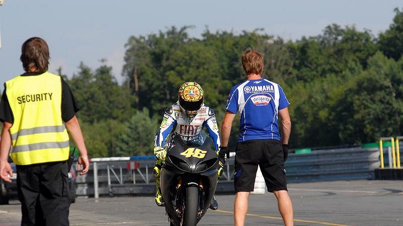 Valentino Rossi při testu v Brně.