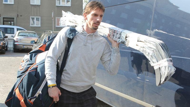 Obránce Islanders Radek Martínek se hlásí na srazu české reprezentace.