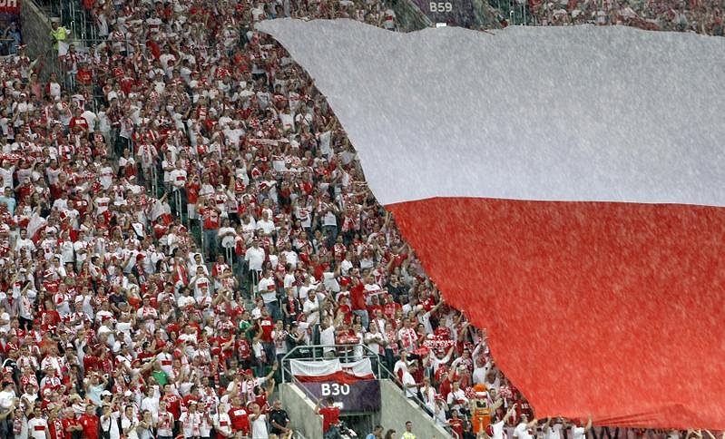 Polští fanoušci během zápasu proti Česku.