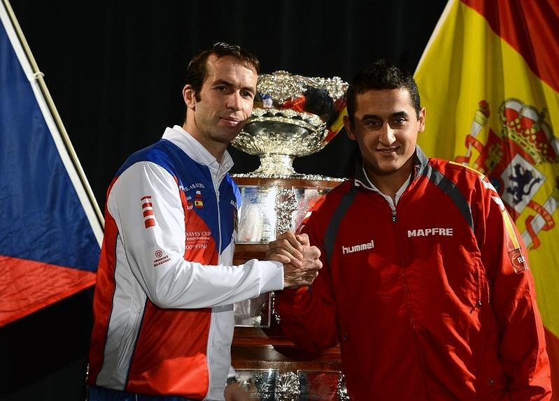 Dvojky obou týmů Radek Štěpánek (vlevo) a Nicolás Almagro.