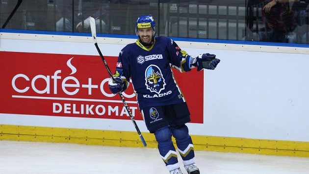 Tomáš Plekanec slaví svůj třetí gól do sítě Pardubic. Tomáš Plekanec slaví svůj třetí gól do sítě Pardubic.