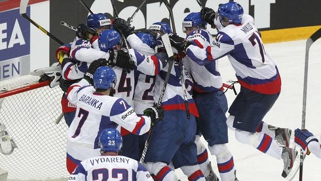 Slováci jásají. V neděli vyzvou ve finále světového šampionátu dosud suverénní ruské hokejisty