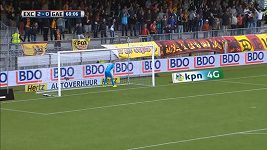 Fantastický gól v podání brankáře Cumminse.