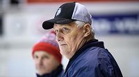 Trenér Miloš Říha během tréninku hokejové reprezentace před turnajem Beijer Hockey Games. Trenér Miloš Říha během tréninku hokejové reprezentace před turnajem Beijer Hockey Games.