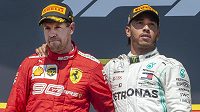 Lewis Hamilton (vpravo) věděl, že mu triumf nad Sebastianem Vettelem spadl v Kanadě do klína. Lewis Hamilton (vpravo) věděl, že mu triumf nad Sebastianem Vettelem spadl v Kanadě do klína.