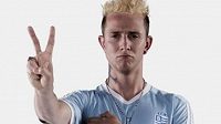 Fotbalista Julius Lavický, kterého ztvárnil herec Jakub Štáfek v seriálu Vyšehrad, se ukáže v ostrém zápasu ČFL. Bude připravená nastoupit za Vyšehrad. Fotbalista Julius Lavický, kterého ztvárnil herec Jakub Štáfek v seriálu Vyšehrad, se ukáže v ostrém zápasu ČFL. Bude připravená nastoupit za Vyšehrad.