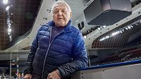 Jan „Gusta“ Havel ve slavném hokejovém stánku v Holešovicích. Jan „Gusta“ Havel ve slavném hokejovém stánku v Holešovicích.
