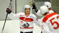 Jordan Perret z Pardubic se raduje z gólu proti Slovanu. Jordan Perret z Pardubic se raduje z gólu proti Slovanu.