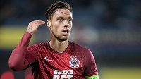 Útočník Sparty Václav Kadlec jako kapitán během utkání s Jihlavou. Útočník Sparty Václav Kadlec jako kapitán během utkání s Jihlavou.