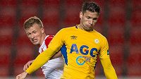 Záložník Slavie Praha Antonín Barák (vlevo) a teplický fotbalista Martin Fillo. Záložník Slavie Praha Antonín Barák (vlevo) a teplický fotbalista Martin Fillo.