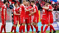 Fotbalisté Zbrojovky Brno oslavují gól Fotbalisté Zbrojovky Brno oslavují gól