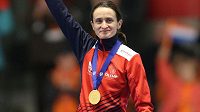 Martina Sáblíková se zlatou medailí ze závodu na 3000 mtrů při mistrovství světa v Inzellu. Martina Sáblíková se zlatou medailí ze závodu na 3000 mtrů při mistrovství světa v Inzellu.