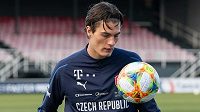 Patrik Schick během tréninku fotbalové reprezentace před zápasy s národními týmy Anglie a Brazílie. Patrik Schick během tréninku fotbalové reprezentace před zápasy s národními týmy Anglie a Brazílie.