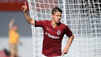 Sparťanský fotbalista Adam Hložek by mohl v létě přestoupit do Německa. Sparťanský fotbalista Adam Hložek by mohl v létě přestoupit do Německa.