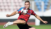 Pavel Kadeřábek v letecké pozici... Pavel Kadeřábek v letecké pozici...