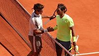 Roger Federer podlehl v semifinále French Open Rafaelu Nadalovi. Roger Federer podlehl v semifinále French Open Rafaelu Nadalovi.