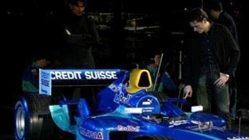 Stáj formule 1 Sauber představila v rakouském Salcburku monopost pro sezónu 2004 s označením C23.