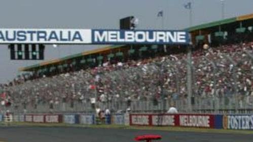 David Coulthard na mclarenu na okruhu při kvalifikaci na Velkou cenu Austrálie.