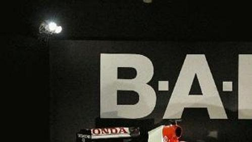 Nový monopost stáje Lucky Strike BAR - Honda 006.