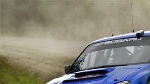 Petter Solberg se subaru při shakedownu Rallye Nový Zéland.