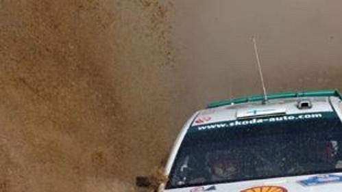 Toni Gardemeister za volantem Fabie WRC na trati druhé rychlostní zkoušky rallye Akropolis.