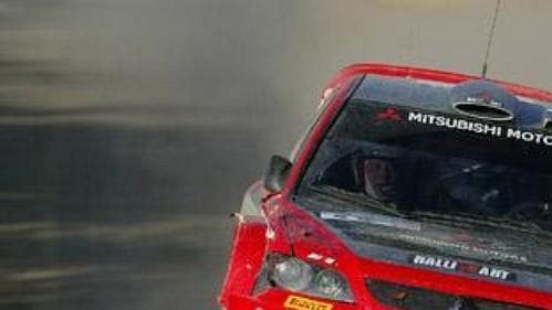 Harri Rovanpera s mitsubishi na trati Mexické rallye.