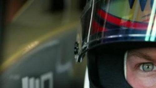 Kimi Räikkönen během čekání na první kvalifikační jízdu v Suzuce.