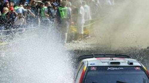 Sebastian Loëb s citroenem na trati Kyperské rallye.