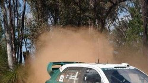 Toni Gardemeister s fabií na trati 14. rychlostní zkoušky Australské rallye.