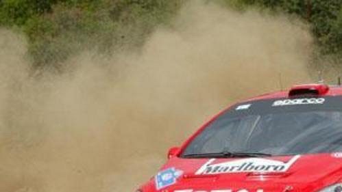 Marcus Gronhölm s peugeotem na shakedownu Rallye Akropolis.