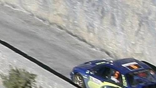 Nor Petter Solberg s vozem Subaru Impreza WRC 2005 na trati třetí etapy Rallye Monte Carlo.
