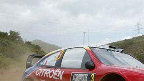 Sebastien Loeb s citroenem na trati Rallye Akropolis.