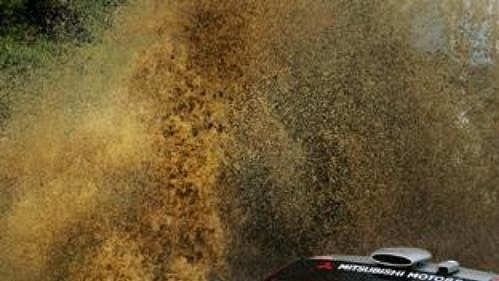 Dani Sola s mitsubishi na trati první etapy Rallye Akropolis.