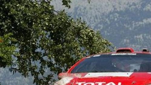 Marcus Gronholm s peugeotem na trati Turecké rallye.