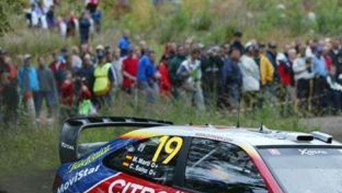Carlos Sainz s citroënem na trati Finské rallye.