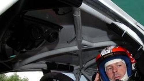 Colin McRae za volantem Fabie WRC při testech ve Skotsku.