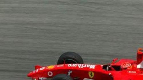 Michael Schumacher na trati v Sepangu