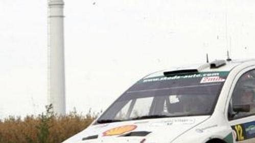 Toni Gardemeister s fabií na trati Německé rallye.