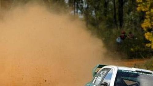 Toni Gardemeister s fabií na trati 18. rychlostní zkoušky Australské rallye.